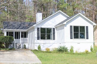 Building Photo - 758 Friar Tuck Ln