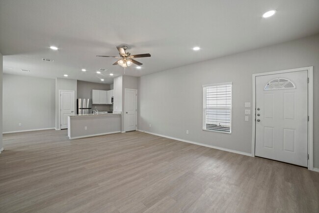 Foto del edificio - 7226 Briar Pl
