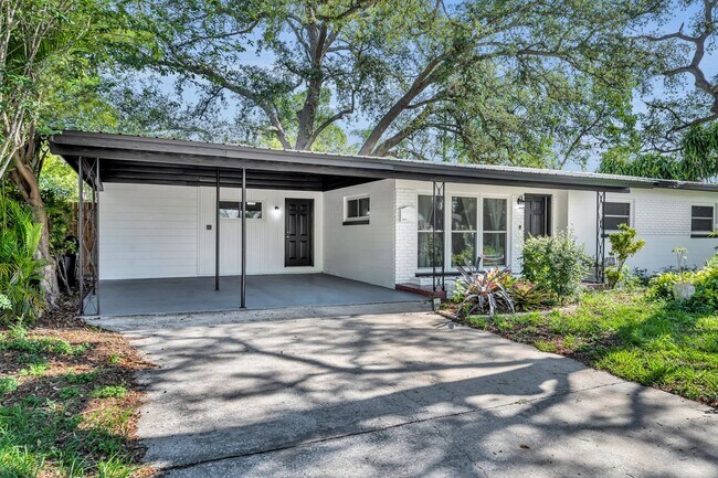 Foto del edificio - 3 bed Home in Audubon Park