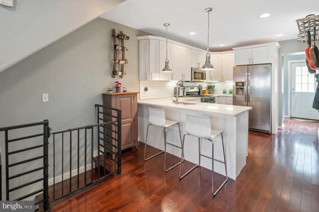 Primary Photo - 2016 Oakford St