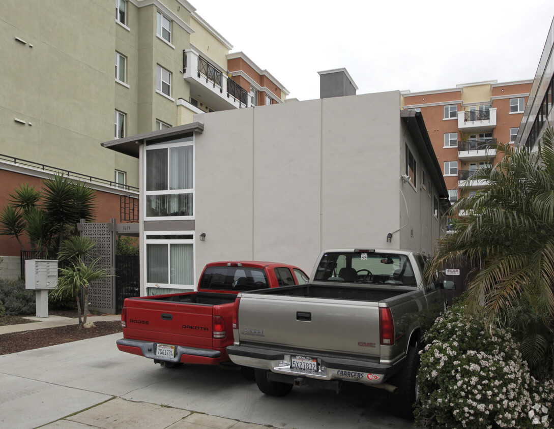 Foto del edificio - 3659 4th Ave