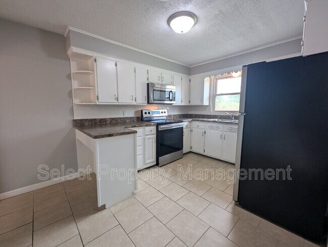 Foto del edificio - 3705 St Joe Center Rd
