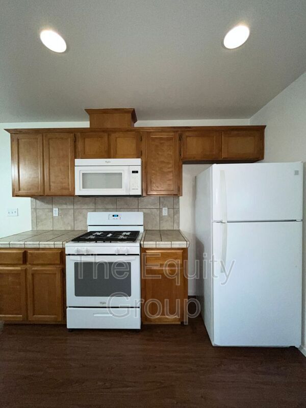 Foto del edificio - 2222 W Lark Ave