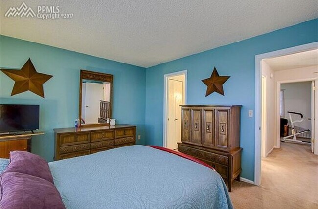 Foto del edificio - 5517 Mansfield Ct