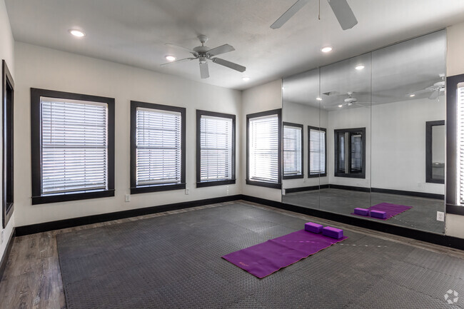 Yoga Room - Estrada South