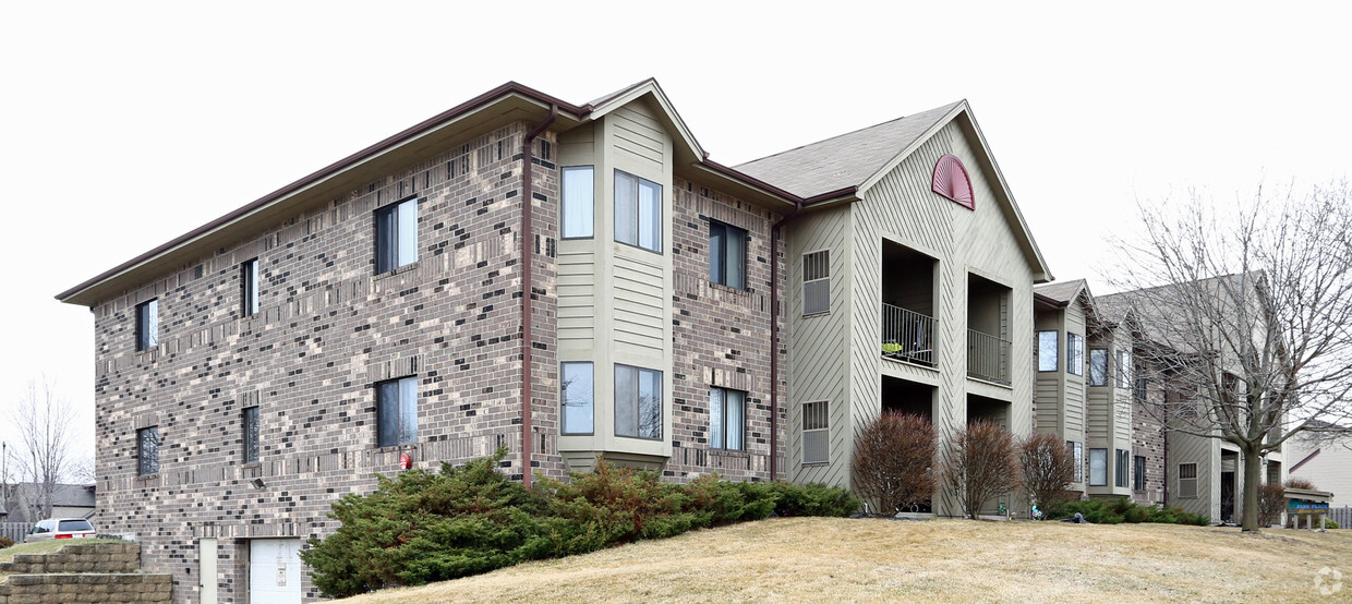 Building Photo - 1351 W Edgerton Ave