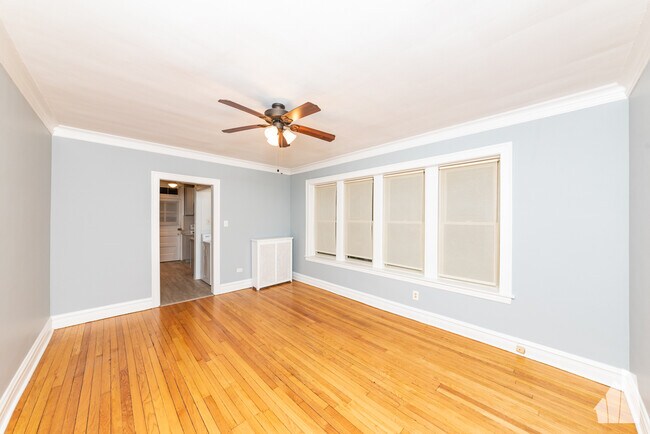 Building Photo - 723 Dobson St