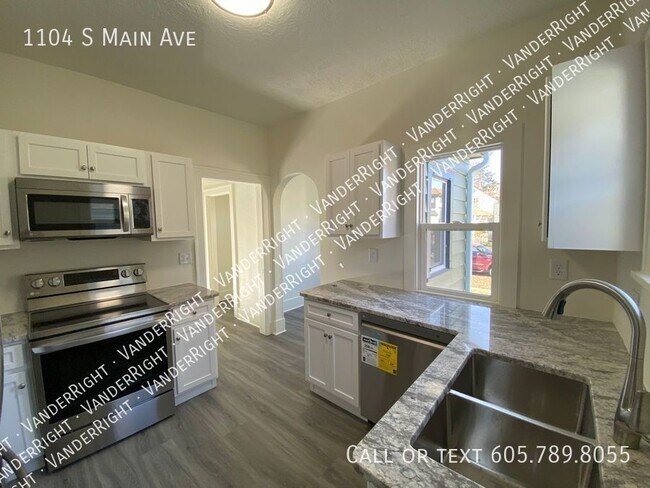 Foto del edificio - Charming 3 Bedroom House With Office & Fen...