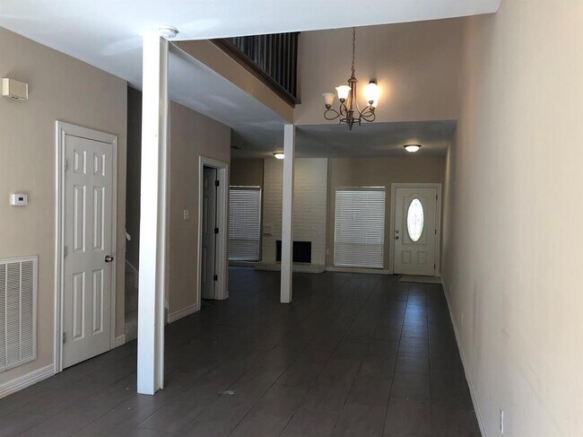 Building Photo - 12625 Memorial Dr