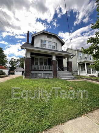 Building Photo - 3823 Drake Ave