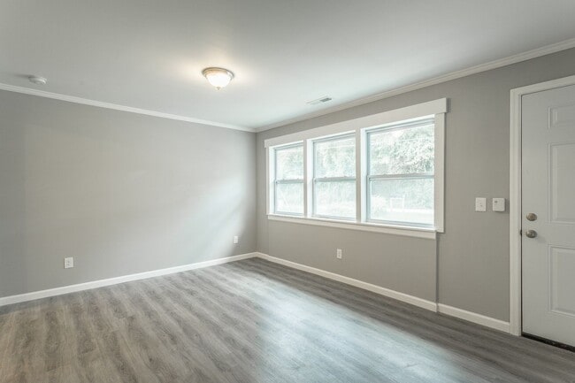 Building Photo - 3204 Harrison Pike
