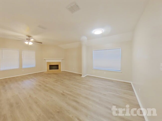 Building Photo - 111 Rockbrook Dr