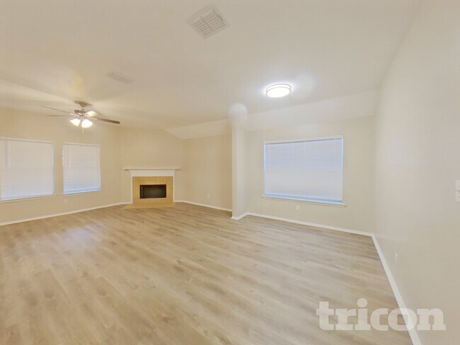 Foto del edificio - 111 Rockbrook Dr