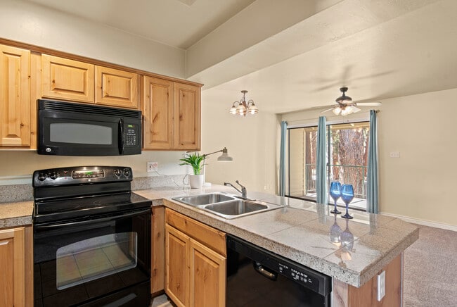 Building Photo - 3200 S Litzler Dr