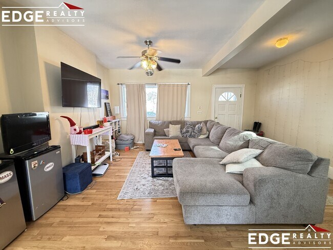 Building Photo - 12 Woodmont St