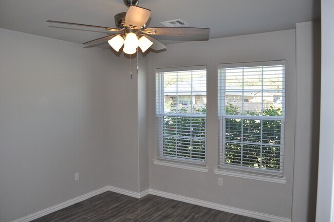 Foto del edificio - 118 Texoma Mdws