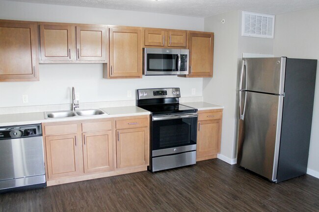 Building Photo - 200 E US-34