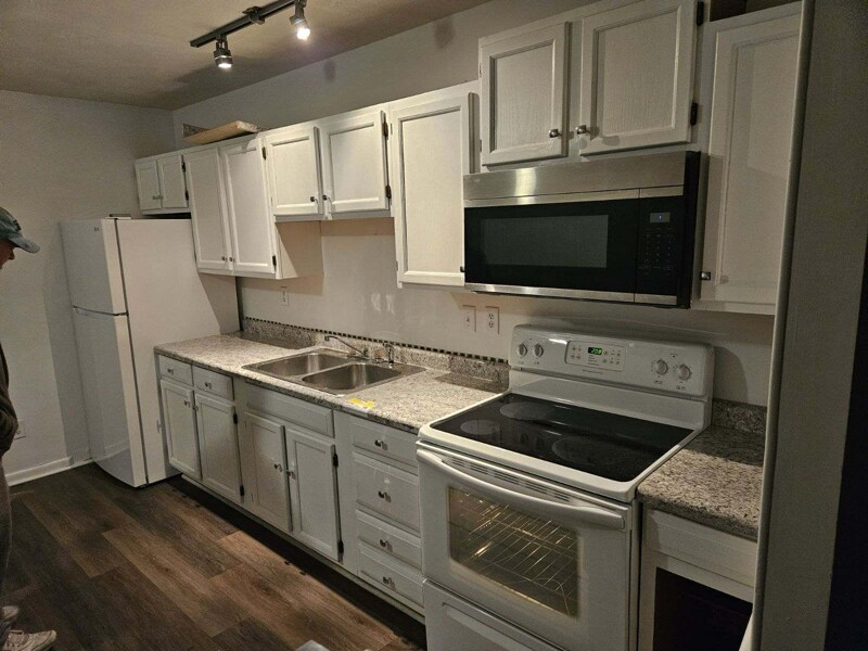 Foto principal - 141 Orchard View Ln