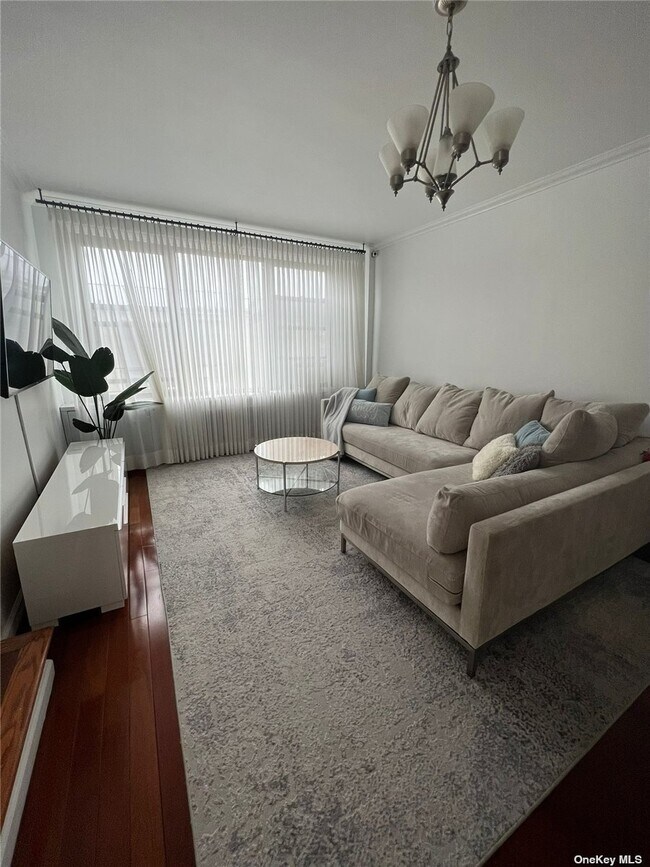 Foto del edificio - 98-41 64th Rd
