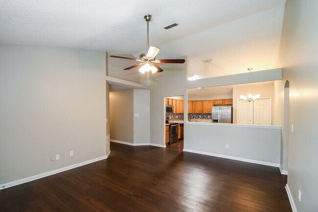 Foto del edificio - 2041 Hunters Trace Cir