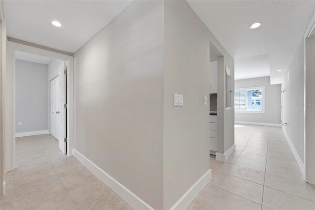 Building Photo - 5903 Tidewood Ave