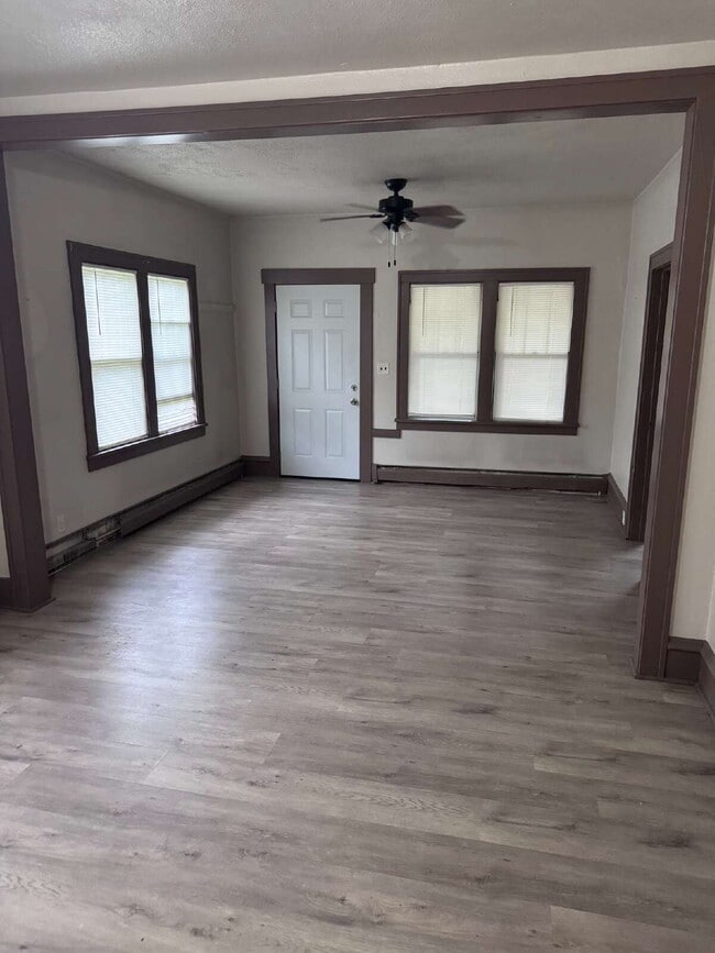 Foto del edificio - "Charming 3-Bed Home in Staples"