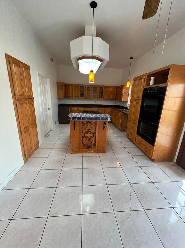 Foto del edificio - 8904 Liberty Loop