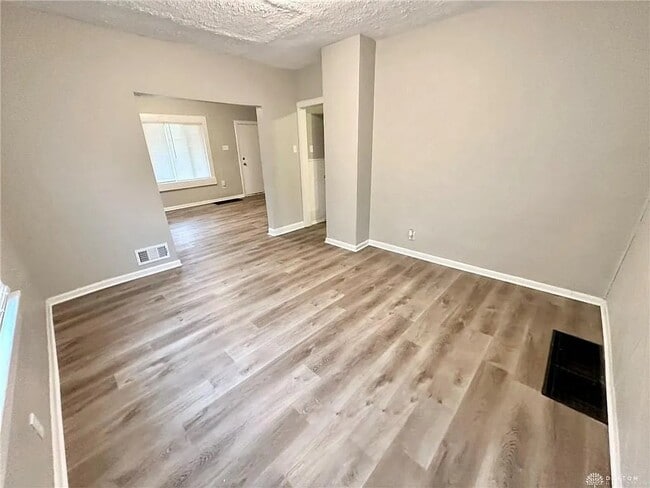 Foto del edificio - 2308 Fauver Ave
