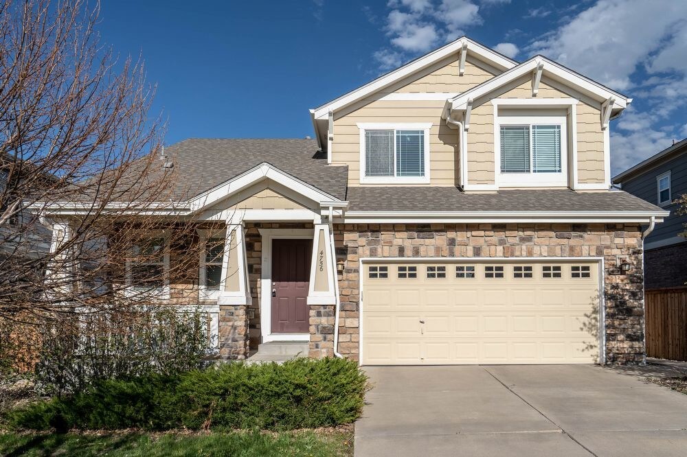 Primary Photo - Aurora South 3 Bed 2.5 bath 2 car garage
