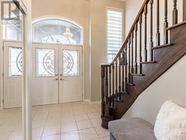 Building Photo - 10 Bloom Dr