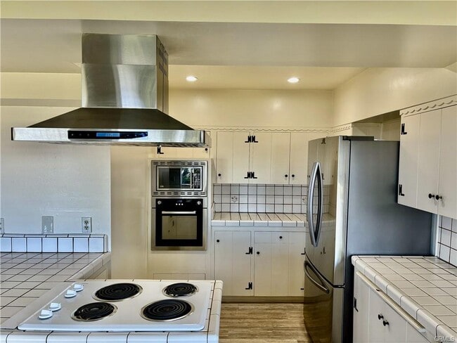 Building Photo - 888 Vía Del Monte