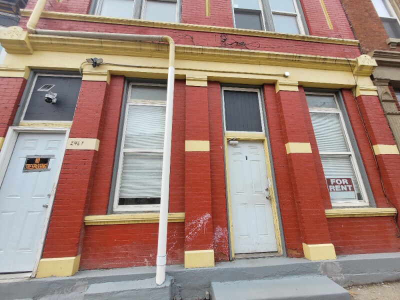 Primary Photo - 2467 W McMicken Ave