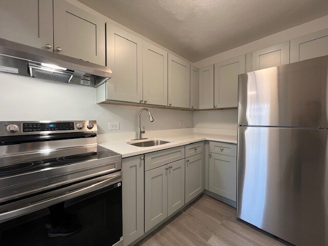 Foto del edificio - 7327 N Rogers Ave