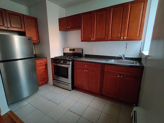 Foto principal - 3 bedroom in BRONX NY 10456