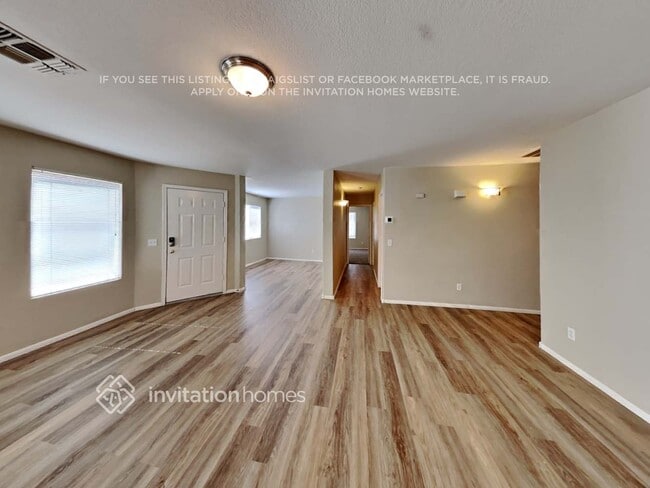 Foto del edificio - 8719 W Bobby Lopez Dr