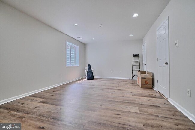 Building Photo - 7863 River Rock Way
