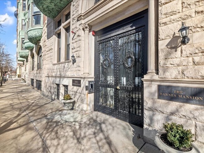 Foto del edificio - 10 Charlesgate E