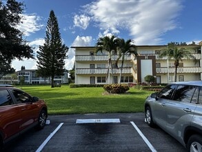 Building Photo - 296 Mansfield G