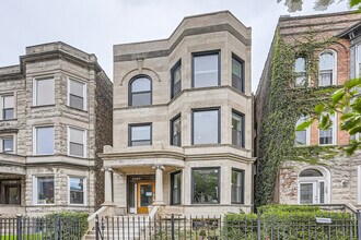 Building Photo - 3509 N Sheffield Ave