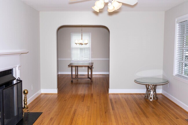 Foto del edificio - 1313 Ridge Rd