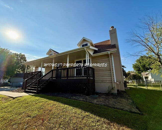 Foto del edificio - Beautifully Remodeled 4 Bedroom, 3 Bath Home