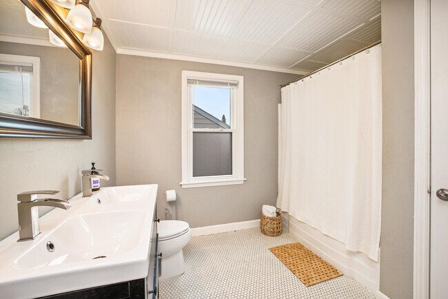 Foto del edificio - 5139 N Kent Ave