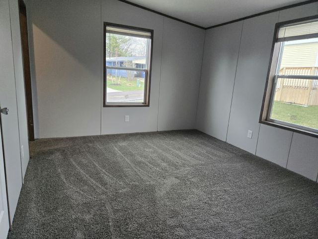 Building Photo - 13 N Roxbury Dr