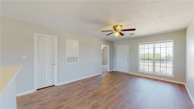 Foto del edificio - 1507 Hollow Hill Dr