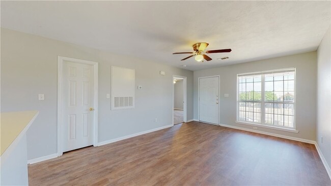 Building Photo - 1507 Hollow Hill Dr