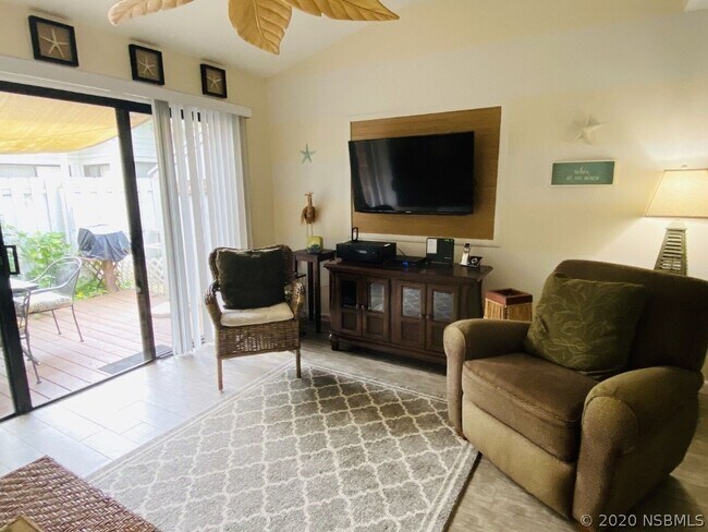 Building Photo - 4285 Sea Mist Dr