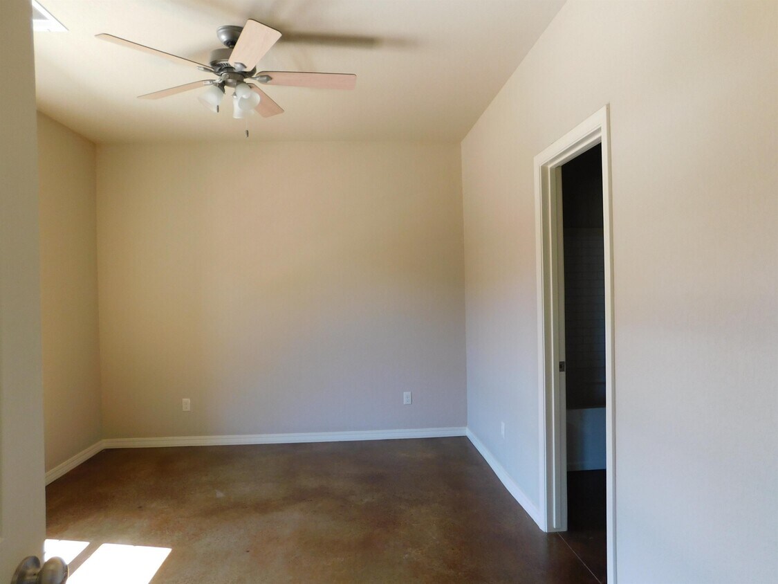 Primary Photo - 2700 Tulsa St