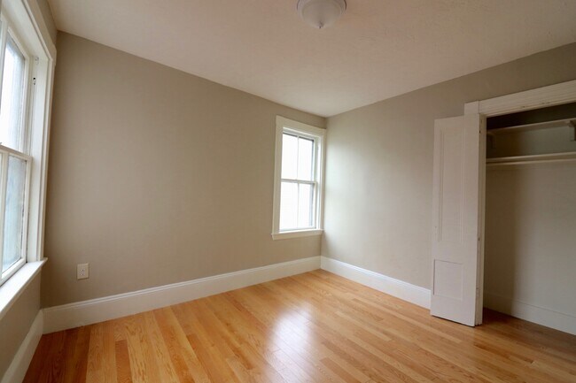 Building Photo - 55 Hano St
