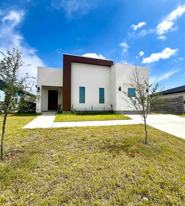Building Photo - 6521 Adenia Loop