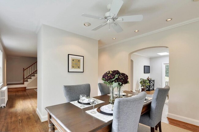 Foto del edificio - 8222 Larry Pl